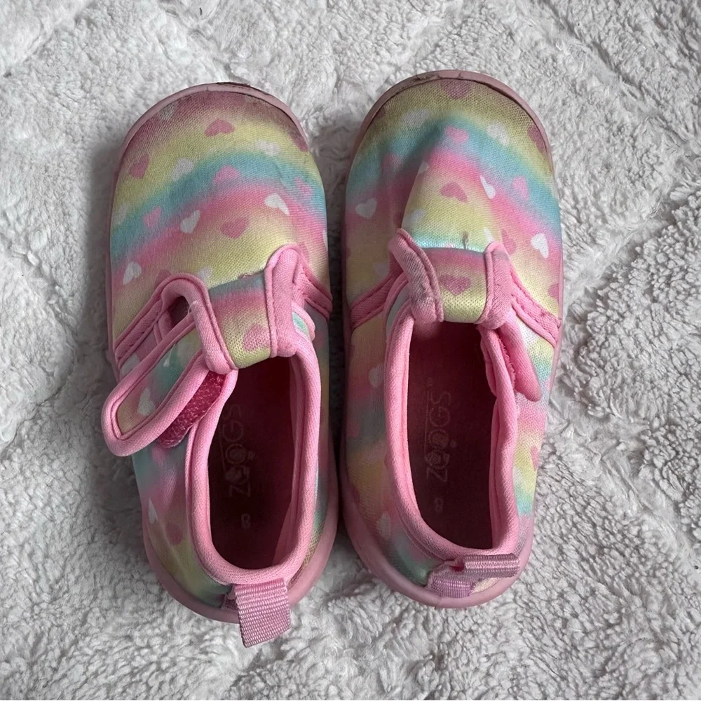Zoogs | FLAWED Rainbow Hearts Toddler Water Shoes | Size 8